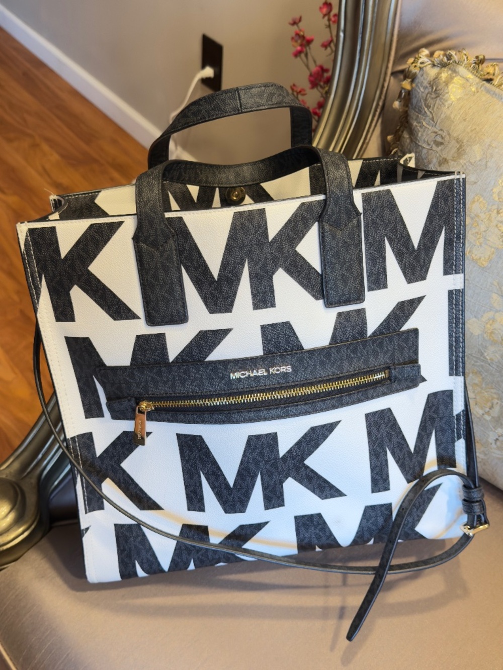 Mk - Picture 1 of 3